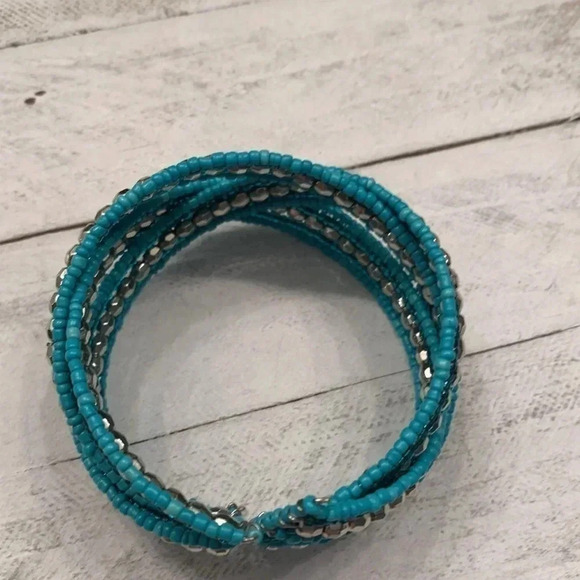 Beads  and silvertone set - Picture 5 of 7